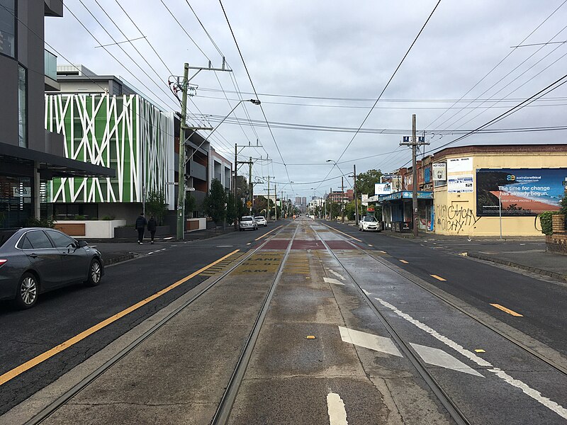 File:Part-time tram lane on Nicholson Street, Brunswick East.jpg
